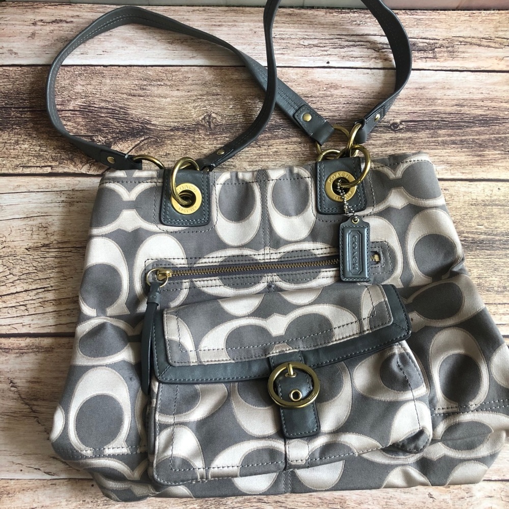 Authentic Coach shoulder bag